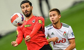 1,96-Meter-Hüne Kemal Ademi (l.), der hier für den FK Khimki im Spiel gegen Lokomotive Moskau am Ball ist, verstärkt beim SC Paderborn die Abteilung Attacke. - imago images/SNA 1,96-Meter-Hüne Kemal Ademi (l.), der hier für den FK Khimki im Spiel gegen Lokomotive Moskau am Ball ist, verstärkt beim SC Paderborn die Abteilung Attacke. - imago images/SNA