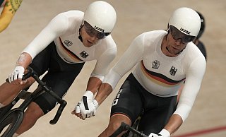 Roger Kluge und Theo Reinhardt verfehlten die ersehnte Olympia-Medaille. - Thibault Camus/AP Roger Kluge und Theo Reinhardt verfehlten die ersehnte Olympia-Medaille. - Thibault Camus/AP