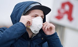 Schutzmasken sind fast ausverkauft. Das merken auch die Kliniken. - picture alliance / Pressebildage Schutzmasken sind fast ausverkauft. Das merken auch die Kliniken. - picture alliance / Pressebildage