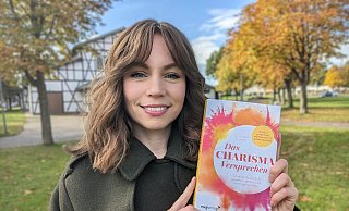 Online-Trainerin Christina Tiessen hat das Buch "Das Charisma Versprechen" veröffentlicht. - Burkhard Battran Online-Trainerin Christina Tiessen hat das Buch "Das Charisma Versprechen" veröffentlicht. - Burkhard Battran