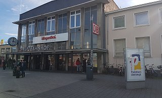 Der Hauptbahnhof Paderborn soll bald durch einen Neubau ersetzt werden. - Birger Berbüsse Der Hauptbahnhof Paderborn soll bald durch einen Neubau ersetzt werden. - Birger Berbüsse