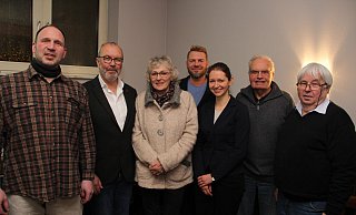 Der Vorstand des SPD-Ortsvereins bereitet sich schon auf den Wahlkampf vor. Von links: Tim Miersch, Peter Jong, Susanne Schellhase, Peter Heepmann, Selina Sonnenberg. Rudi Doil und Bruno-Heinz Weber. - KNUT DINTER Der Vorstand des SPD-Ortsvereins bereitet sich schon auf den Wahlkampf vor. Von links: Tim Miersch, Peter Jong, Susanne Schellhase, Peter Heepmann, Selina Sonnenberg. Rudi Doil und Bruno-Heinz Weber. - KNUT DINTER