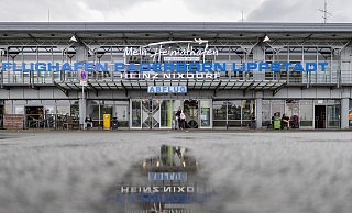Eine Initiative von Wirtschaft und Politik macht es möglich, weiter vom Flughafen Paderborn in die Welt zu fliegen. - Niklas Tüns Eine Initiative von Wirtschaft und Politik macht es möglich, weiter vom Flughafen Paderborn in die Welt zu fliegen. - Niklas Tüns