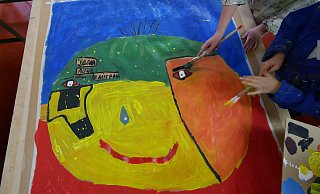 Farbenfroh und kreativ: Das neue Programm der Jugendkunstschule Löhne hat viel fantasievolles zu bieten. - JKS Löhne Farbenfroh und kreativ: Das neue Programm der Jugendkunstschule Löhne hat viel fantasievolles zu bieten. - JKS Löhne