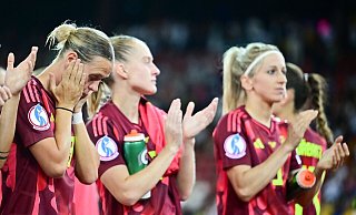 Frust nach dem 1:4: Klara Bühl, Janina Minge und Kathrin Hendrich (v.l.n.r.). - Sebastian Christoph Gollnow/dpa Frust nach dem 1:4: Klara Bühl, Janina Minge und Kathrin Hendrich (v.l.n.r.). - Sebastian Christoph Gollnow/dpa