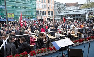 Großer Auftrieb: Bei der letzten Bundestagswahl füllte der Wahlkampf der SPD den Herforder Alten Markt. - Noah Wedel Großer Auftrieb: Bei der letzten Bundestagswahl füllte der Wahlkampf der SPD den Herforder Alten Markt. - Noah Wedel