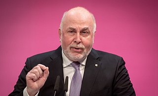 Ulrich Silberbach greift den stellvertretenden CDU-Vorsitzenden Carsten Linnemann verbal an. - Kay Nietfeld/dpa Ulrich Silberbach greift den stellvertretenden CDU-Vorsitzenden Carsten Linnemann verbal an. - Kay Nietfeld/dpa
