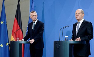 Bundeskanzler Olaf Scholz hat Nato-Generalsekretär Jens Stoltenberg (l) im Kanzleramt zu Gesprächen empfangen. - Foto: Hannibal Hanschke/Reuters-Pool/dpa Bundeskanzler Olaf Scholz hat Nato-Generalsekretär Jens Stoltenberg (l) im Kanzleramt zu Gesprächen empfangen. - Foto: Hannibal Hanschke/Reuters-Pool/dpa