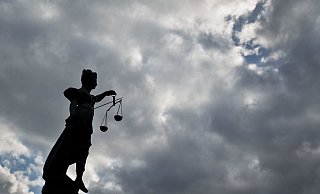 Das Verfahren am Paderborner Amtsgericht wegen fahrlässiger Tötung gegen eine 40-Jährige wird eingestellt. - picture alliance / dpa Das Verfahren am Paderborner Amtsgericht wegen fahrlässiger Tötung gegen eine 40-Jährige wird eingestellt. - picture alliance / dpa