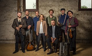 Ein Band mit Ideen: Durch die Corona-Pandemie war das nächste große CD-Projekt der Musiker aus Bardüttingdorf gefährdet. Jetzt setzt Von Weiden auf die zahlreichen Fans. - Arternative Design Ein Band mit Ideen: Durch die Corona-Pandemie war das nächste große CD-Projekt der Musiker aus Bardüttingdorf gefährdet. Jetzt setzt Von Weiden auf die zahlreichen Fans. - Arternative Design