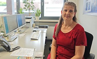 Bernarda Hülsmann kümmert sich als Case-Managerin um alle Belange der Geflüchteten und Menschen mit Migrationshintergrund im Stadtgebiet Bad Driburg. - Svenja Ludwig Bernarda Hülsmann kümmert sich als Case-Managerin um alle Belange der Geflüchteten und Menschen mit Migrationshintergrund im Stadtgebiet Bad Driburg. - Svenja Ludwig