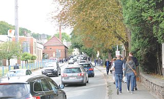 Die B239 verbindet, bedeutet aber auch erhöhten Verkehrslärm für die Anwohner. - Joern Spreen-Ledebur Die B239 verbindet, bedeutet aber auch erhöhten Verkehrslärm für die Anwohner. - Joern Spreen-Ledebur