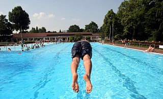 Sommer, Sonner, Freibad - Patrick Menzel Sommer, Sonner, Freibad - Patrick Menzel