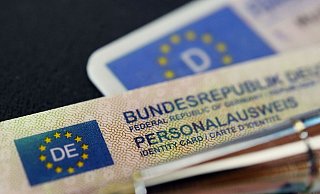 Der elektronische Personalausweis («ePerso») spielt bei der Digitalisierung der Verwaltung eine entscheidende Rolle. - Marijan Murat/dpa Der elektronische Personalausweis («ePerso») spielt bei der Digitalisierung der Verwaltung eine entscheidende Rolle. - Marijan Murat/dpa