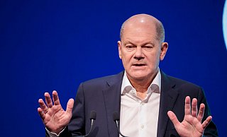 So schnell, wie es die Union gern hätte, wird Kanzler Olaf Scholz die Vertrauensfrage nicht stellen. - Carsten Koall/dpa So schnell, wie es die Union gern hätte, wird Kanzler Olaf Scholz die Vertrauensfrage nicht stellen. - Carsten Koall/dpa