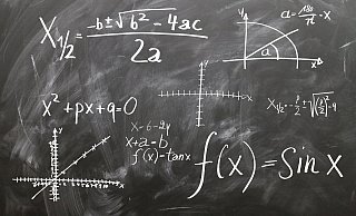 Dies ist keine Formel für die Verdopplungsrate, sondern nur ein Symbolbild. - Geld Altmann/Pixabay Dies ist keine Formel für die Verdopplungsrate, sondern nur ein Symbolbild. - Geld Altmann/Pixabay