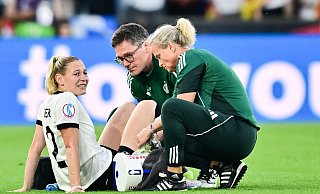 Sarai Linder fällt für das EM-Halbfinale gegen Spanien verletzt aus. - Sebastian Christoph Gollnow/dpa Sarai Linder fällt für das EM-Halbfinale gegen Spanien verletzt aus. - Sebastian Christoph Gollnow/dpa