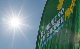 Die Grünen stoßen sich in der EU-Asyldebatte insbesondere daran, dass Familien mit Kindern von den sogenannten Grenzverfahren nicht ausgenommen werden sollen. - Friso Gentsch/dpa Die Grünen stoßen sich in der EU-Asyldebatte insbesondere daran, dass Familien mit Kindern von den sogenannten Grenzverfahren nicht ausgenommen werden sollen. - Friso Gentsch/dpa