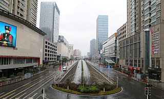 Menschenleere Straßen in Wuhan. Die Bevölkerung steht unter Hausarrest. - Reuters Menschenleere Straßen in Wuhan. Die Bevölkerung steht unter Hausarrest. - Reuters