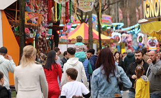 Die Herforder Osterkirmes startet Ostersamstag. Im vergangenen Jahr war an diesem Tag ganz schön viel los. - Claus Frickemeier Die Herforder Osterkirmes startet Ostersamstag. Im vergangenen Jahr war an diesem Tag ganz schön viel los. - Claus Frickemeier