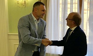 Während des Besuchs in Kiew traf André Kuper auch Vitali Klitschko, Bürgermeister von Kiew. - NW Während des Besuchs in Kiew traf André Kuper auch Vitali Klitschko, Bürgermeister von Kiew. - NW