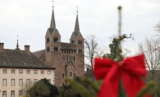Adventszauber Corvey: Weihanchtliche Dekorationen auf dem Weg zum Schloss und zum Welterbe. - Simone Flörke Adventszauber Corvey: Weihanchtliche Dekorationen auf dem Weg zum Schloss und zum Welterbe. - Simone Flörke