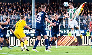 Hier köpft Preußen-Akteur Joshua Mees (r.) im Hinspiel gegen Paderborn zur 1:0-Führung ein. Es ist das erste von drei Münsteraner Kopfballtoren. - Imago Images Hier köpft Preußen-Akteur Joshua Mees (r.) im Hinspiel gegen Paderborn zur 1:0-Führung ein. Es ist das erste von drei Münsteraner Kopfballtoren. - Imago Images