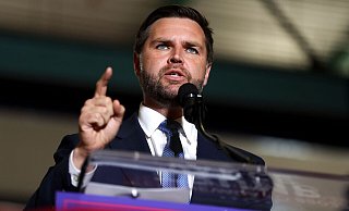 Der republikanische Vizepräsidentschaftskandidat J.D. Vance hat einen holprigen Start an der Seite Donald Trumps. - Ellen Schmidt/AP/dpa Der republikanische Vizepräsidentschaftskandidat J.D. Vance hat einen holprigen Start an der Seite Donald Trumps. - Ellen Schmidt/AP/dpa