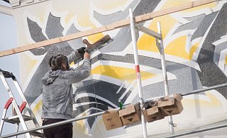 Vielen Herfordern dürften seine Bilder auf Stromkästen ein Begriff sein. - Ralf Bittner Vielen Herfordern dürften seine Bilder auf Stromkästen ein Begriff sein. - Ralf Bittner