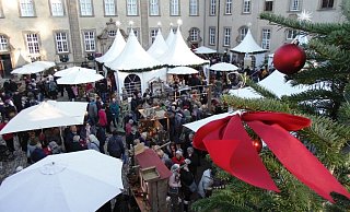 Winterlich und weihnachtlich geht es beim Winterzauber im Kloster Dalheim zu. - Anja Ebner Winterlich und weihnachtlich geht es beim Winterzauber im Kloster Dalheim zu. - Anja Ebner