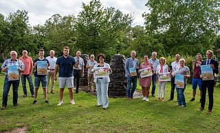 Die Durchführungsgesellschaft, der Förderverein und die Stadtverwaltung laden zum Landesgartenschau-Infomarkt in Lütmarsen ein. - Landesgartenschau Höxter Die Durchführungsgesellschaft, der Förderverein und die Stadtverwaltung laden zum Landesgartenschau-Infomarkt in Lütmarsen ein. - Landesgartenschau Höxter