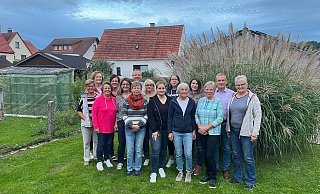 Die ehrenamtliche Gruppe "Blumies" setzt sich für ein schönes Ortsbild in Wehrden ein. - Privat Die ehrenamtliche Gruppe "Blumies" setzt sich für ein schönes Ortsbild in Wehrden ein. - Privat
