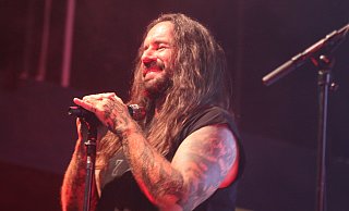 Stephan Weidner, Bassist und Texter der Böhsen Onkelz, war als "Der W" mit seiner Band im Kulturwerk Herford zu Gast. - Björn Kenter Stephan Weidner, Bassist und Texter der Böhsen Onkelz, war als "Der W" mit seiner Band im Kulturwerk Herford zu Gast. - Björn Kenter