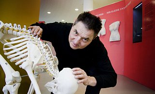 Im nächsten Jahr will Michael Strauß unter anderem zeigen, wie der Mensch einmal aussterben könnte. - Gerald Dunkel Im nächsten Jahr will Michael Strauß unter anderem zeigen, wie der Mensch einmal aussterben könnte. - Gerald Dunkel
