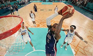 Superstar LeBron James führt das US-Team an. - Mark J. Terrill/Pool AP/dpa Superstar LeBron James führt das US-Team an. - Mark J. Terrill/Pool AP/dpa