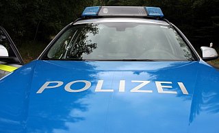 Die Bielefelder Polizei hat bei einer Durchsuchung in einer Bielefelder Wohnung eine Kalaschnikow entdeckt. Die Bielefelder Polizei hat bei einer Durchsuchung in einer Bielefelder Wohnung eine Kalaschnikow entdeckt.