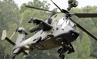 Kampfhubschrauber vom Typ Tiger fliegen bei ihren Übungen auch über Nordhessen und die Warburger Börde. - picture alliance / dpa Kampfhubschrauber vom Typ Tiger fliegen bei ihren Übungen auch über Nordhessen und die Warburger Börde. - picture alliance / dpa