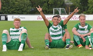 Der FC Gütersloh gewann den Radio-Gütersloh-Cup. Das Turnier fand bei bestem Wetter unter Leitung des FSC Rheda statt. - Jens Dünhölter Der FC Gütersloh gewann den Radio-Gütersloh-Cup. Das Turnier fand bei bestem Wetter unter Leitung des FSC Rheda statt. - Jens Dünhölter
