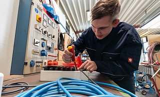 Das Handwerk im Kreis Herford verzeichnet in diesem Jahr einen starken Rückgang bei den abgeschlossenen Ausbildungsverträgen. Im Vergleich zum Vorjahr beträgt das Minus etwa 22 Prozent. - Dennis Angenendt Das Handwerk im Kreis Herford verzeichnet in diesem Jahr einen starken Rückgang bei den abgeschlossenen Ausbildungsverträgen. Im Vergleich zum Vorjahr beträgt das Minus etwa 22 Prozent. - Dennis Angenendt
