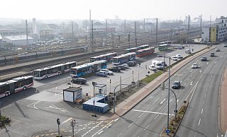 Zwischen dem Paderborner Hauptbahnhof und dem B&B-Hotel soll das neue Parkhaus entstehen. - Niklas Tüns (Archivfoto) Zwischen dem Paderborner Hauptbahnhof und dem B&B-Hotel soll das neue Parkhaus entstehen. - Niklas Tüns (Archivfoto)