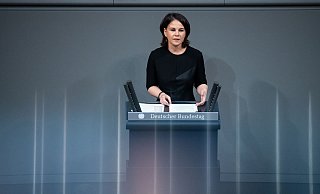 Außenministerin Annalena Baerbock verteidigt die Absage an Waffenlieferungen an die Ukraine. - Foto: Bernd von Jutrczenka/dpa Außenministerin Annalena Baerbock verteidigt die Absage an Waffenlieferungen an die Ukraine. - Foto: Bernd von Jutrczenka/dpa