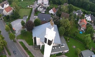 Die katholische Laurentiuskirche aus der Luft. - Büschenfeld Die katholische Laurentiuskirche aus der Luft. - Büschenfeld