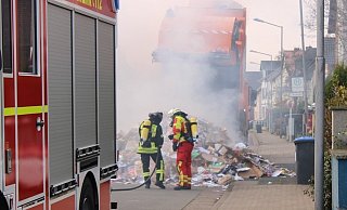 Das Papier begann zu brennen. Foto: Polizei Minden-Lübbecke - pschwemling Das Papier begann zu brennen. Foto: Polizei Minden-Lübbecke - pschwemling