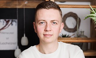 Der Verler Marco Skiebe hat sich mit seiner Holz-Manufaktur "Macobi" selbstständig gemacht. - Macobi Der Verler Marco Skiebe hat sich mit seiner Holz-Manufaktur "Macobi" selbstständig gemacht. - Macobi