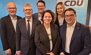 Ralph Brinkhaus (v. l.), Christian Haase, Joachim Ebmeyer, Kerstin Vieregge, Katharina Kotulla und Oliver Vogt. Es fehlt Carsten Linnemann. - Ingo Kalischek Ralph Brinkhaus (v. l.), Christian Haase, Joachim Ebmeyer, Kerstin Vieregge, Katharina Kotulla und Oliver Vogt. Es fehlt Carsten Linnemann. - Ingo Kalischek