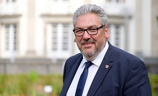 Bürgermeisterkandidat der SPD, Achim Wilmsmeier, ist 51 Jahre alt und wohnt mit Ehefrau und drei Kindern in Löhne. - Thorsten Gödecker Bürgermeisterkandidat der SPD, Achim Wilmsmeier, ist 51 Jahre alt und wohnt mit Ehefrau und drei Kindern in Löhne. - Thorsten Gödecker