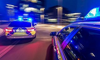 Während der Verfolgungsjagd sah der Raser zuerst als der Gewinner aus. Doch dann kam das dicke Ende. - Symbolfoto: Polizei / Jochen Tack Während der Verfolgungsjagd sah der Raser zuerst als der Gewinner aus. Doch dann kam das dicke Ende. - Symbolfoto: Polizei / Jochen Tack