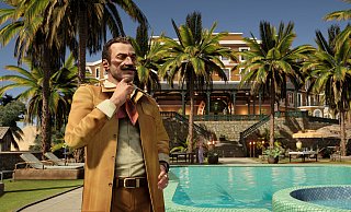 Ein Hauch von Nostalgie: Der berühmte und beste Detektiv der Welt, Hercule Poirot, genießt in Agatha Christie: Tod auf dem Nil die luxuriöse Kulisse einer Villa in den 1970er Jahren. - Microids Ein Hauch von Nostalgie: Der berühmte und beste Detektiv der Welt, Hercule Poirot, genießt in Agatha Christie: Tod auf dem Nil die luxuriöse Kulisse einer Villa in den 1970er Jahren. - Microids