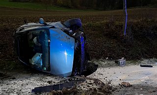 An dem Auto entstand Totalschaden. - Polizei An dem Auto entstand Totalschaden. - Polizei