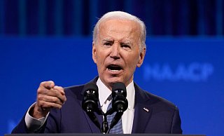 Der Demokrat Joe Biden kämpft um seine Präsidentschaftskandidatur - gegen Widerstand aus den eigenen Reihen. - Susan Walsh/AP Der Demokrat Joe Biden kämpft um seine Präsidentschaftskandidatur - gegen Widerstand aus den eigenen Reihen. - Susan Walsh/AP